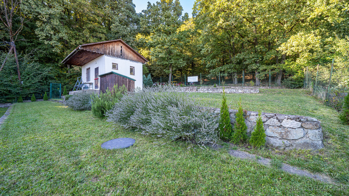 2 pozemky pri lese a krásnym výhľadom v lukratívnej časti Br - 4