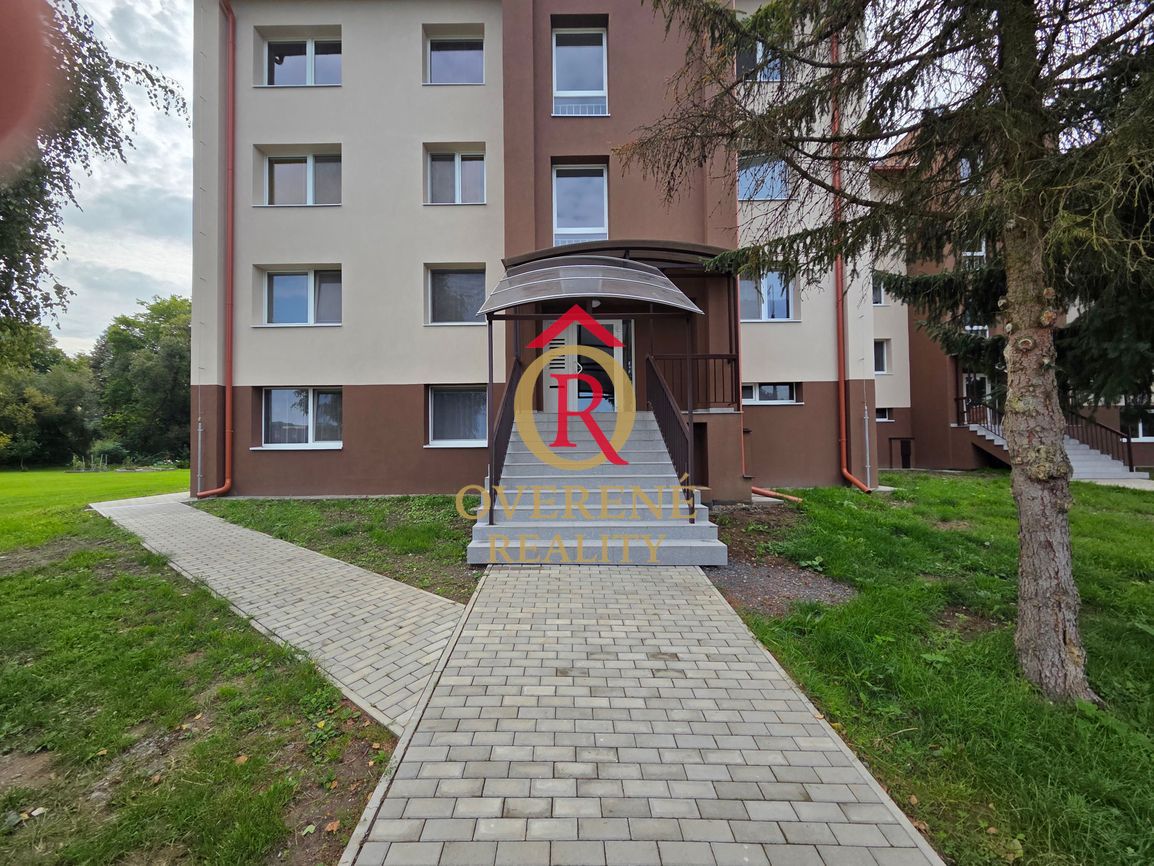 Na predaj priestranný 3-izbový byt 10minút od mesta Zvolen v - 4