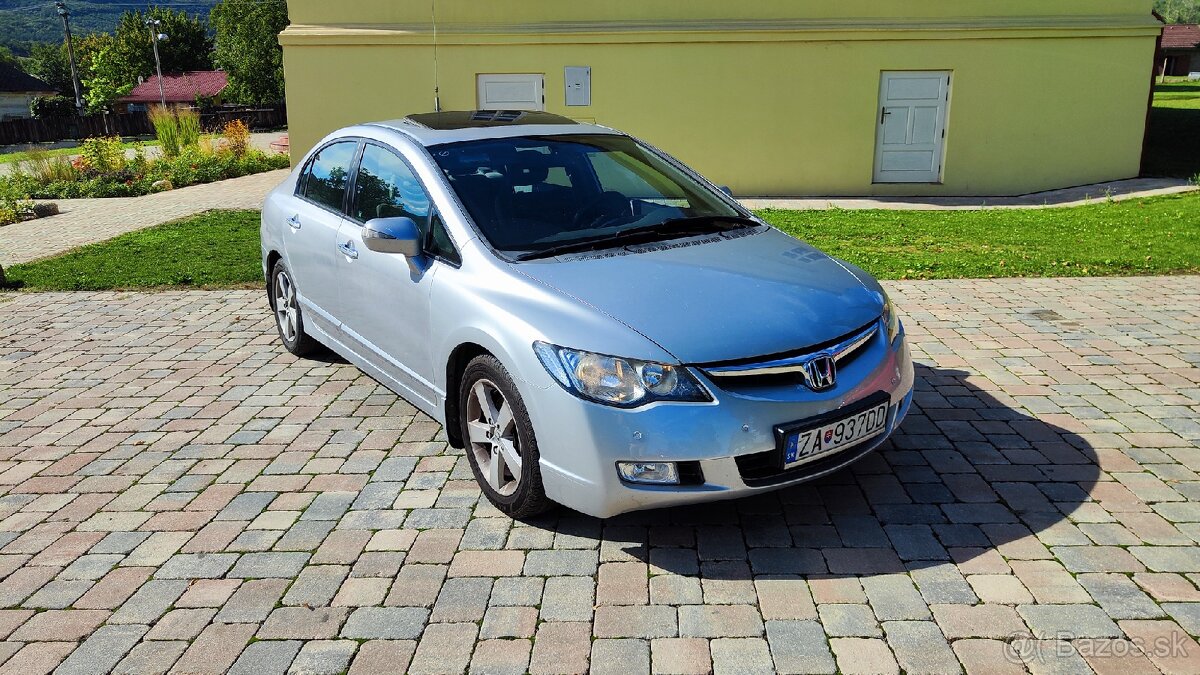 Spoľahlivá Honda Civic 1.8 Automat – STK/EK do 2027 103
- 4