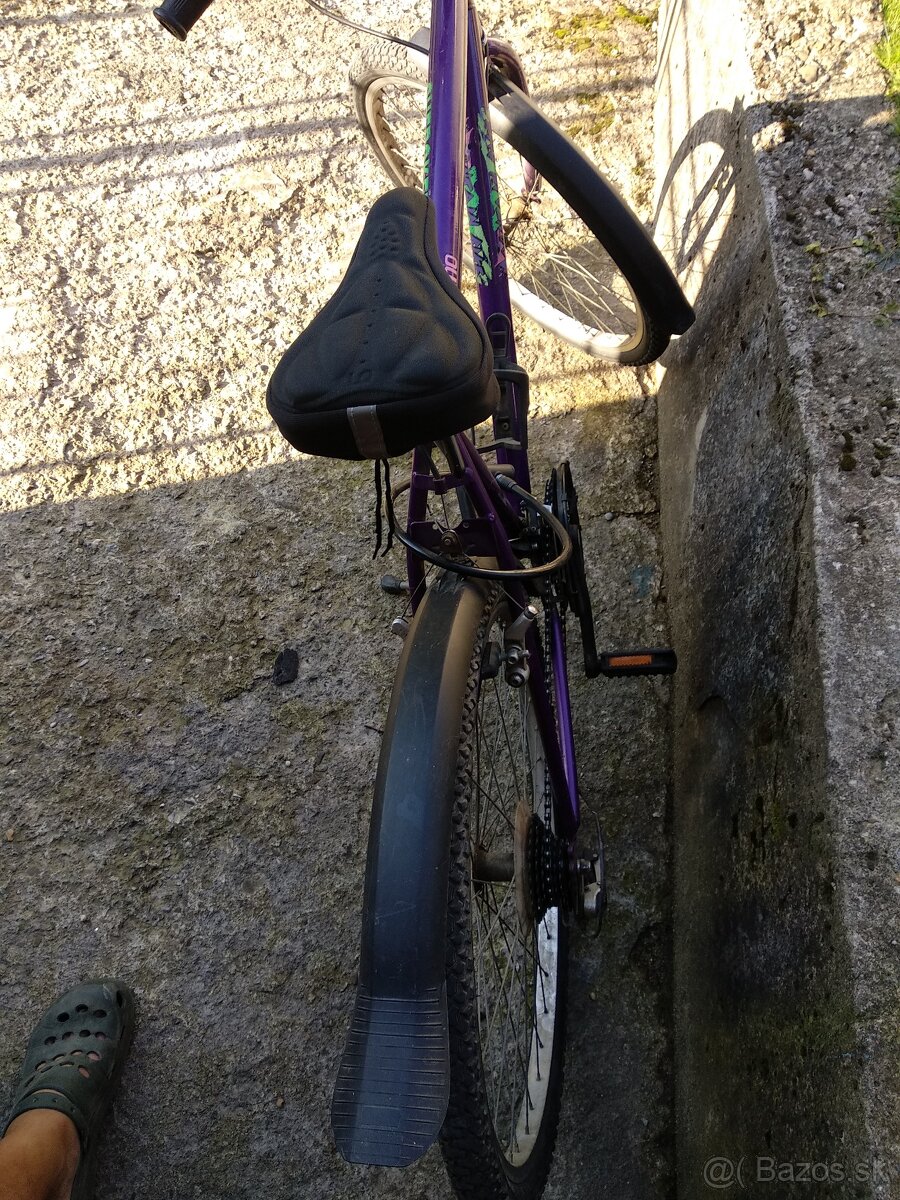 Veľmi pekný horský bicykel - 4