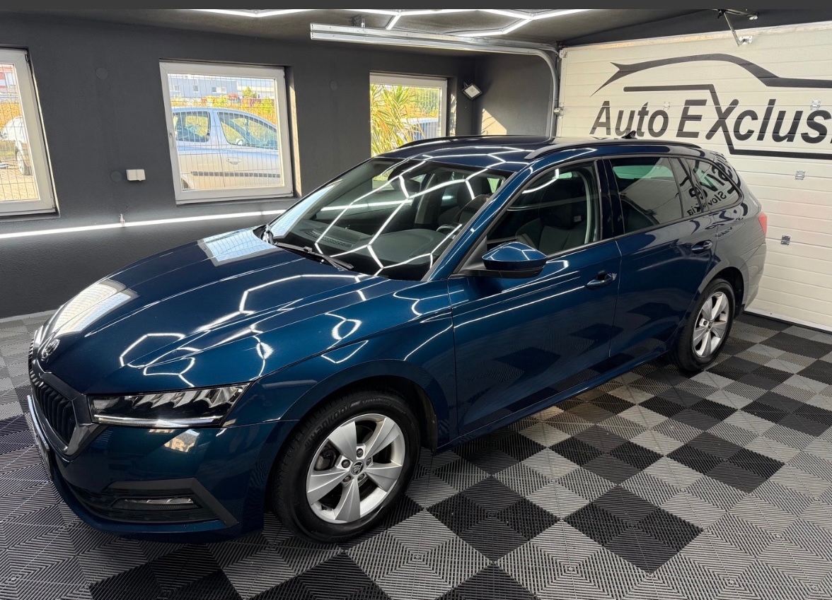 ✔️ Škoda Octavia Combi 2.0 TDI Ambition DSG: - 4