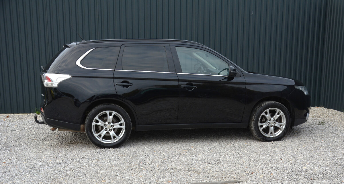 Mitsubishi Outlander 2.2 SR. voz, 7miestne 4x4 - 4