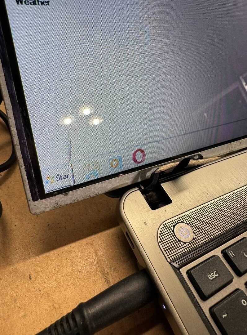 Predám obrazovku do notebooku 15,6" LED display 40pin E - 4