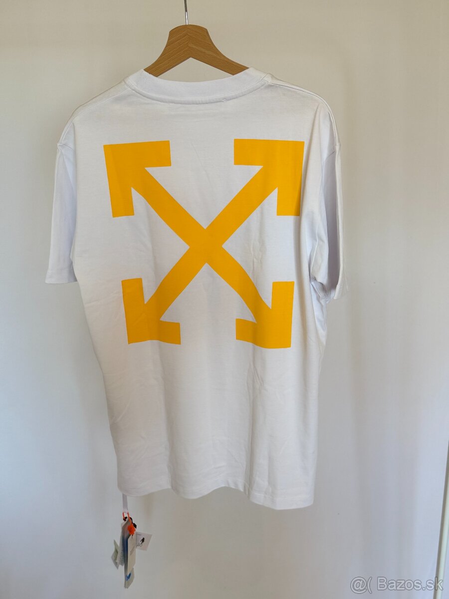 OFF-WHITE Arrow Caravaggio St Fran tričko - 4