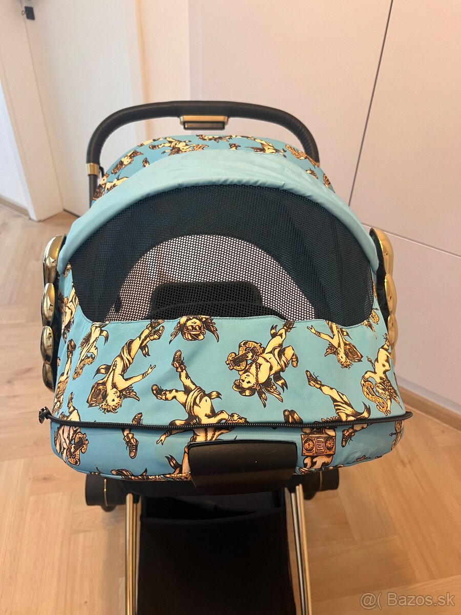 Cybex by Jeremy Scott. - 4