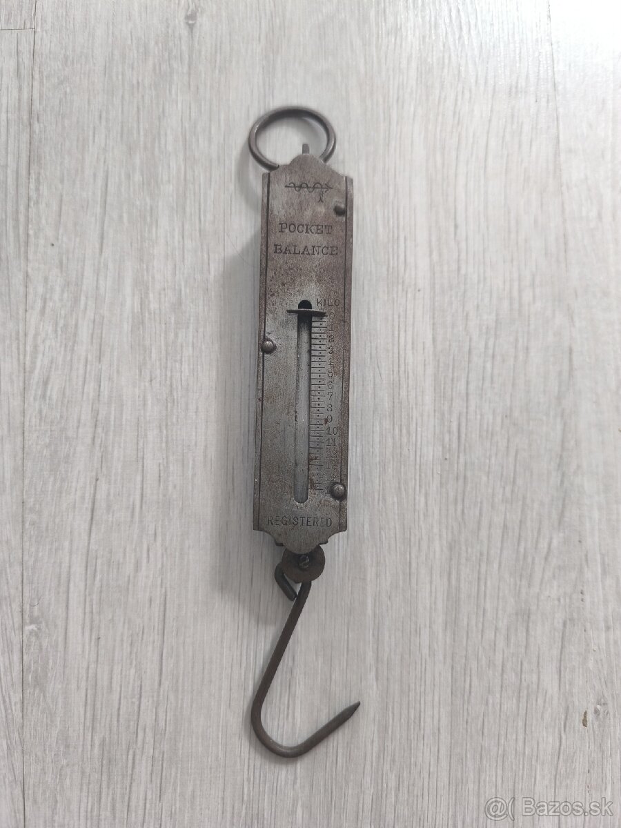 Stará závesná váha. - 4