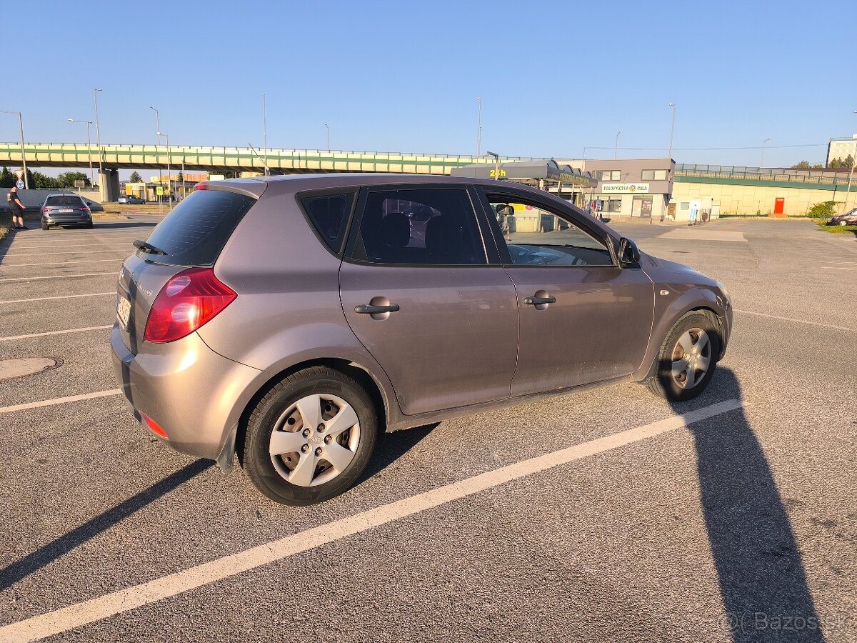 Kia Ceed 1,6 CRDi 85kw - 4