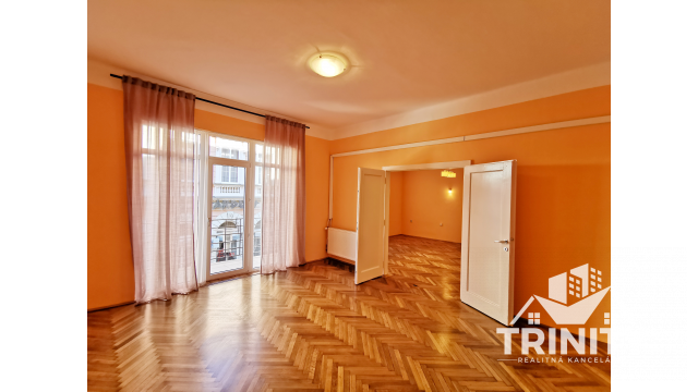 Na predaj priestranný 4-izbový byt v meste Nové Zámky - 4