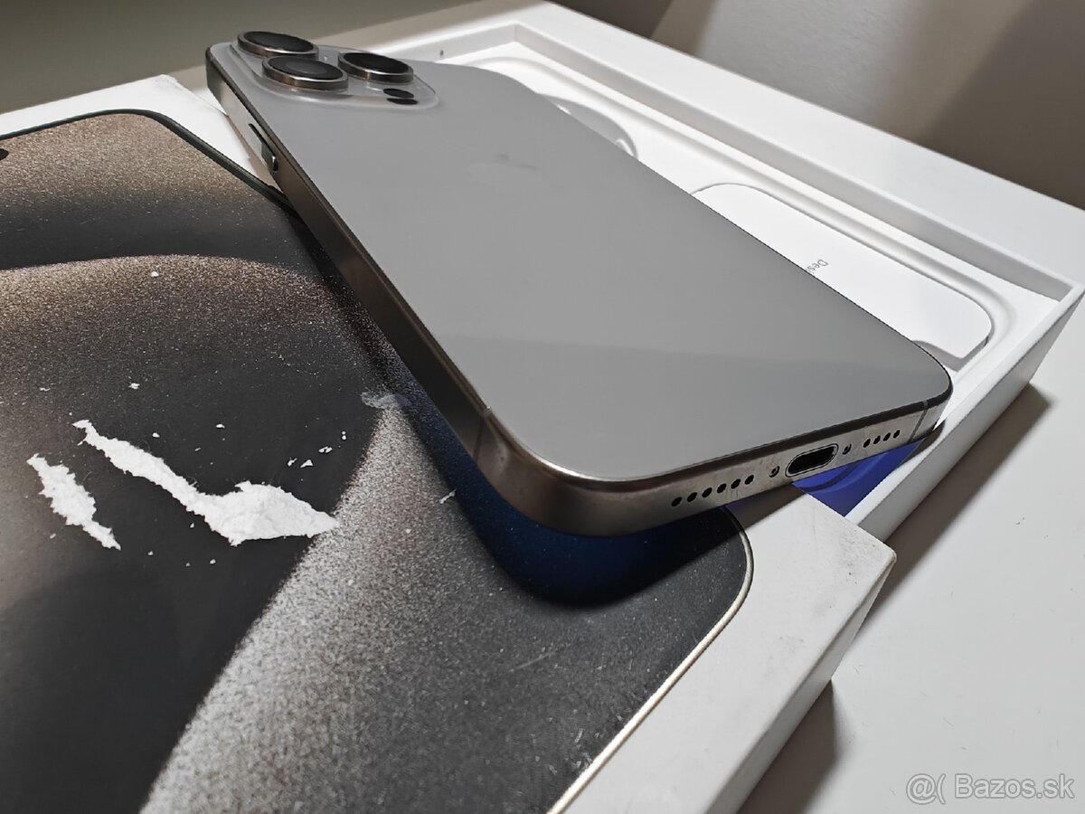 Apple iPhone 15 Pro Max 256GB - 4