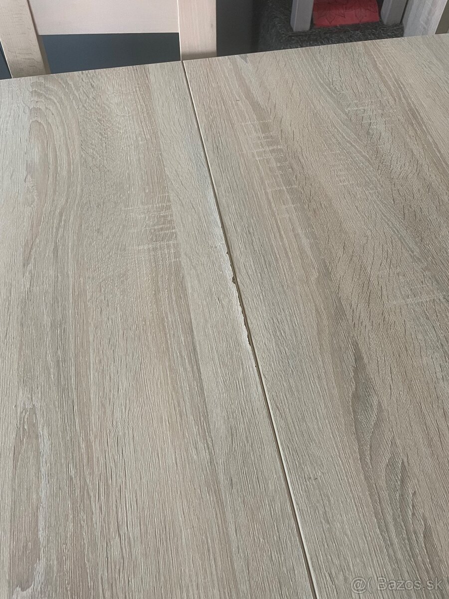 Jedálenský set (stol + 4 stoličky) - 4