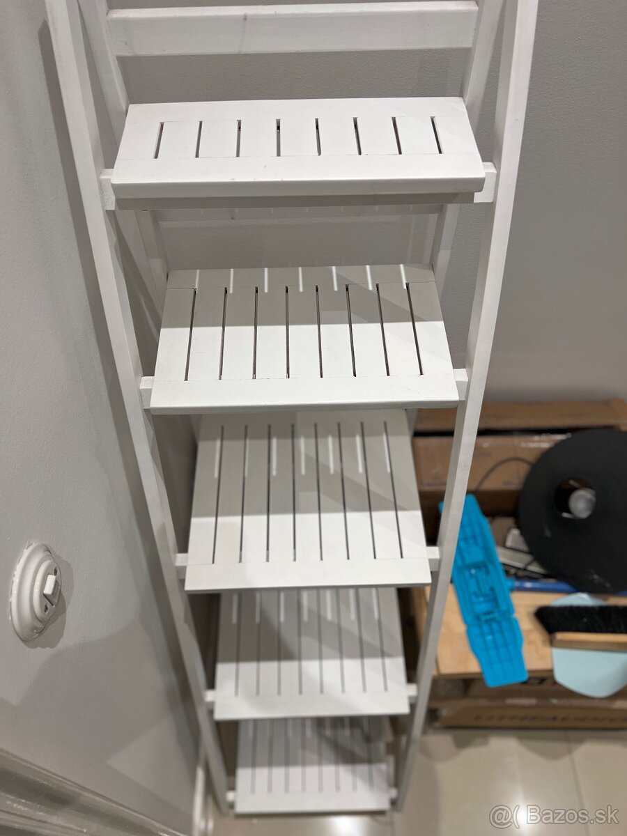 Biely drevený rebrík – dekorácia / stojan - 4