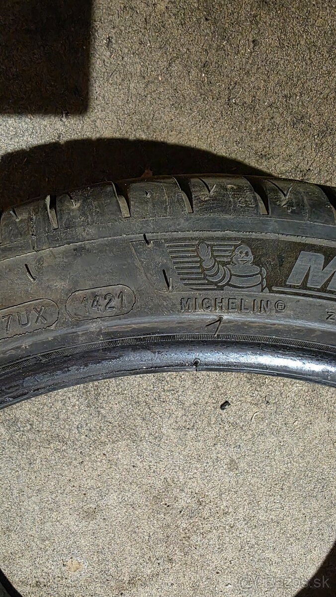 225/40 r18 - 4