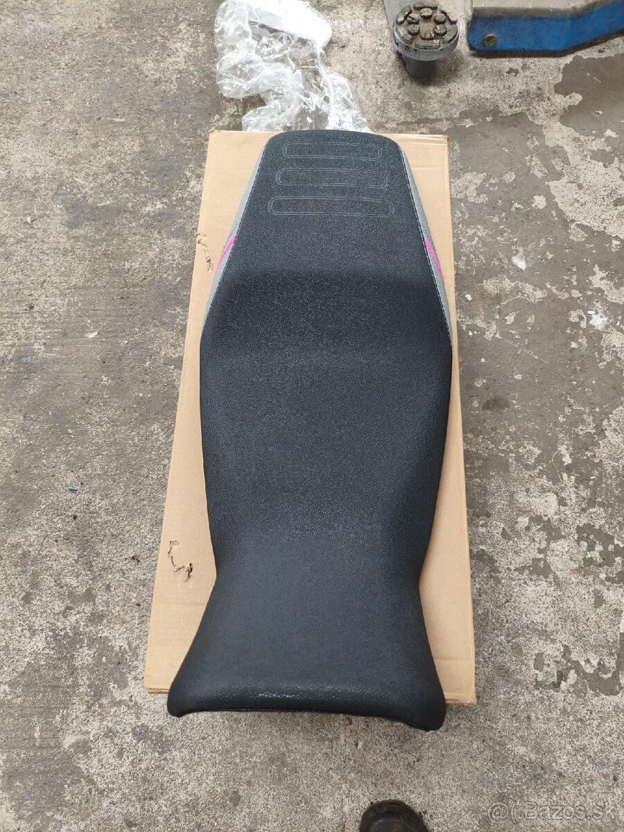 CFmoto 450 MT sedadlo - 4