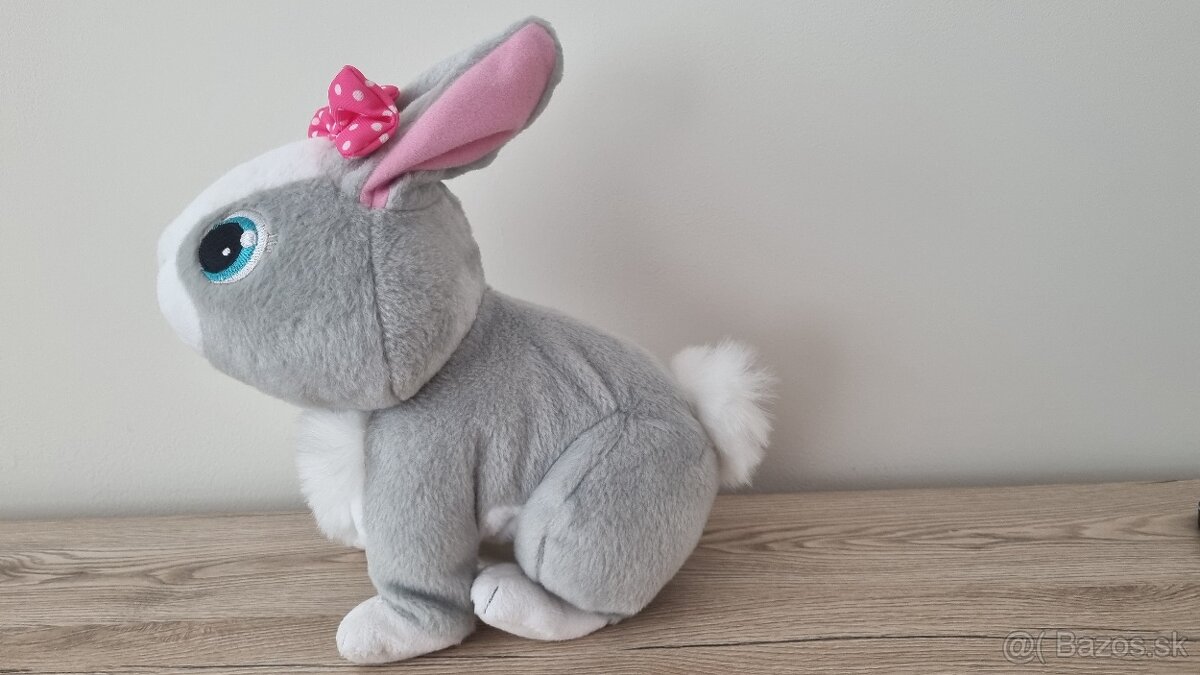 Interaktivny plysovy zajacik Betsy - 4