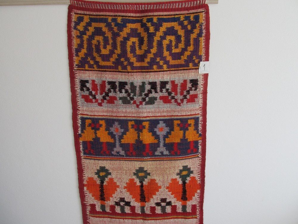 Predám staré cca 60 ročné ručne tkané závesy na stenu. - 4