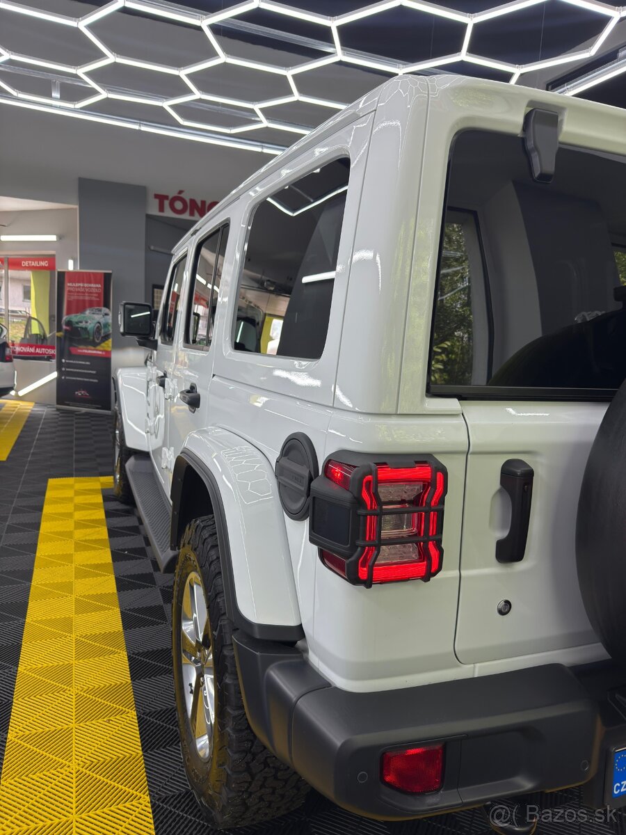 Predám Jeep Wrangler SAHARA 2.0T 4x4 DPH