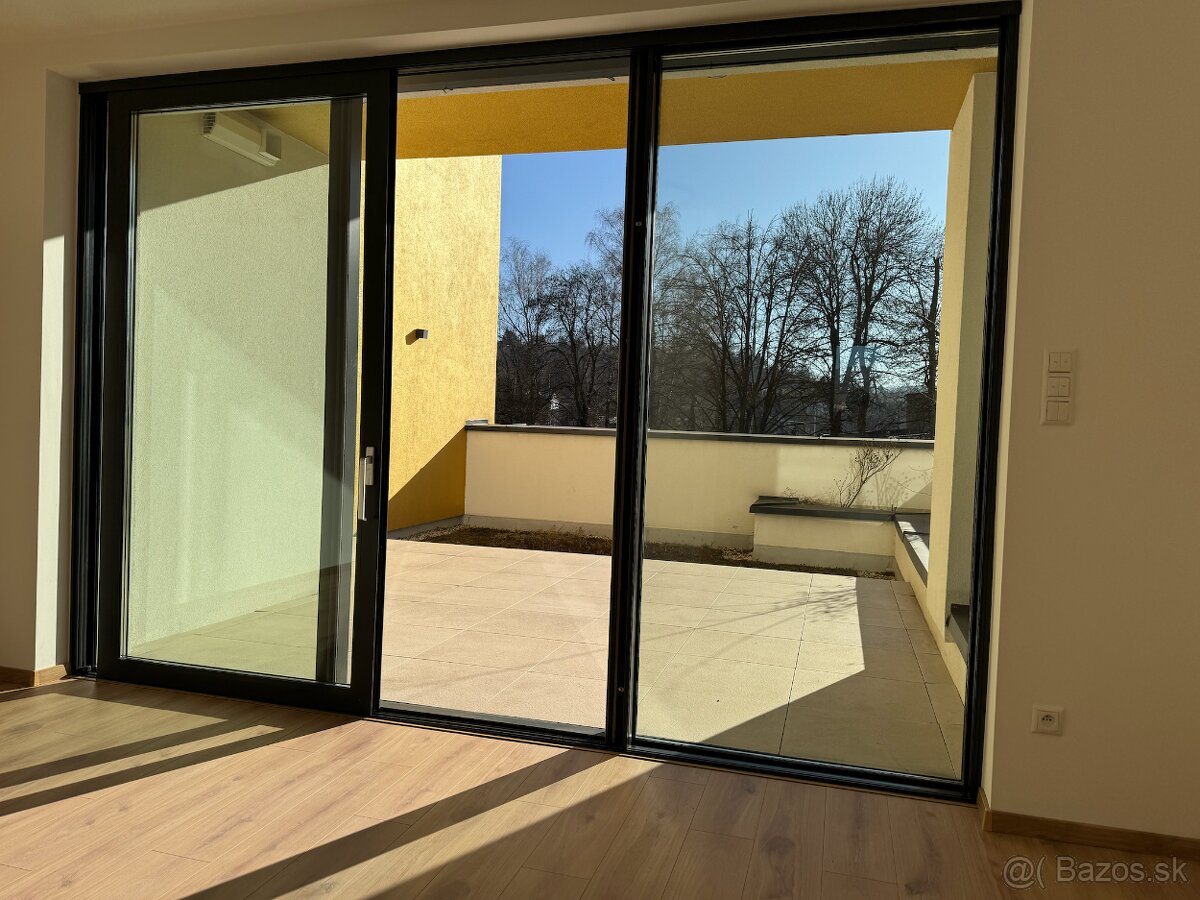 Prenájom moderných obchodných priestorov od 90 m² – Bardejov - 4