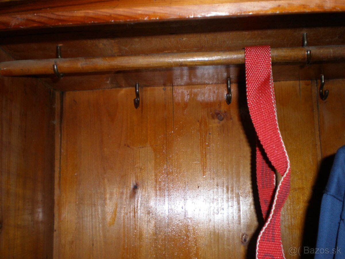 skriňa - 4