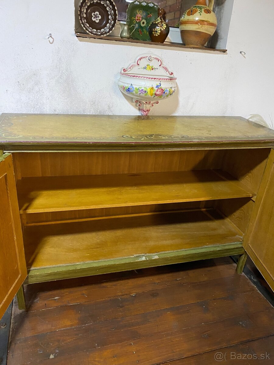 Komoda - 4