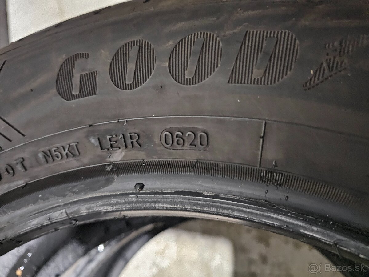 Letné Pneu GoodYear 215/60 R17 - 4