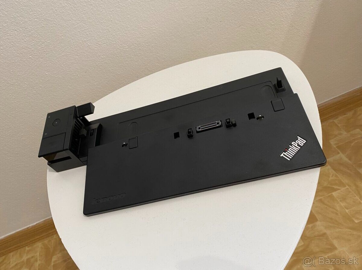 Predám dokovaciu stanicu na notebooky Lenovo Thinkpad Pro - 4