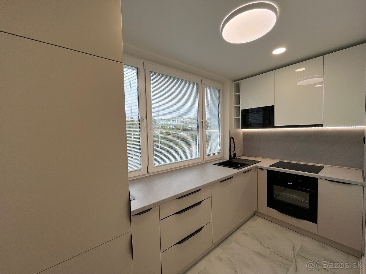 NOVINKA-MODERNÝ, KRÁSNY 3 IZBOVÝ BYT S LOGGIOU - 4