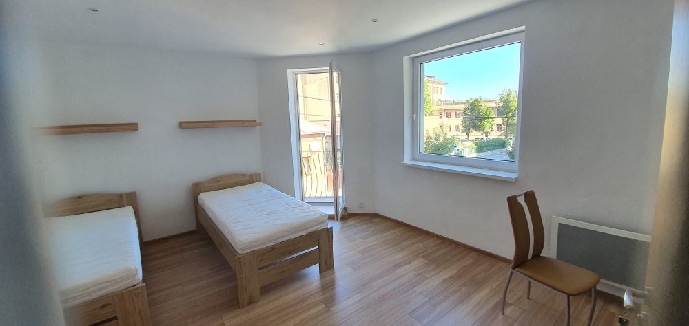 POLYFUNKČNÝ 4. podlažný objekt, 242,7m2, Sídlisko II., PO - 4