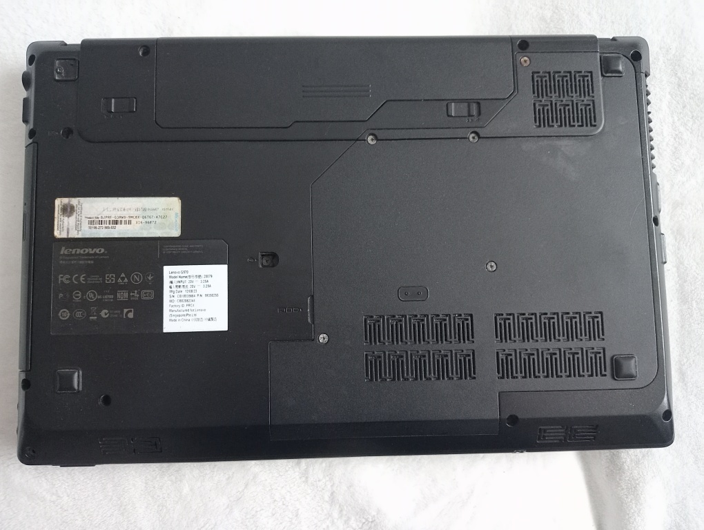 rozpredám funkčný notebook Lenovo g570 - 4