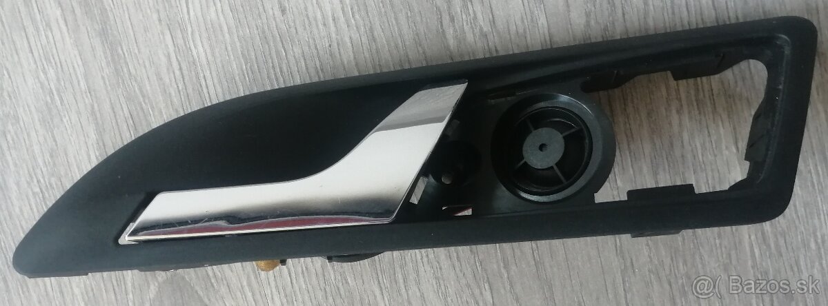 Predám vnútorné chrómové kľučky dverí škoda octavia II - 4