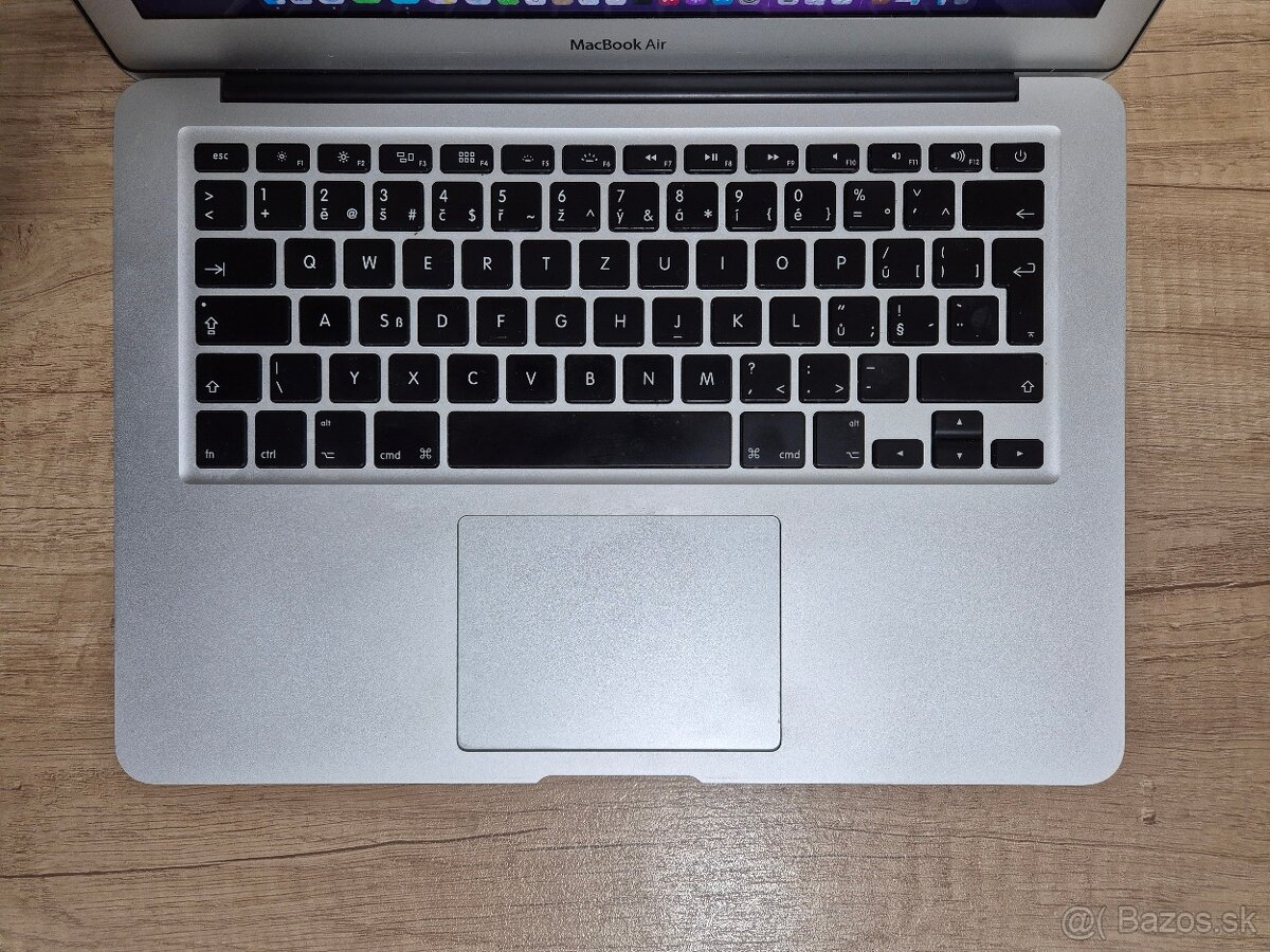 MacBook Air (13-inch, 2017) /Intel Core i5/8GB RAM/128GB SSD - 4