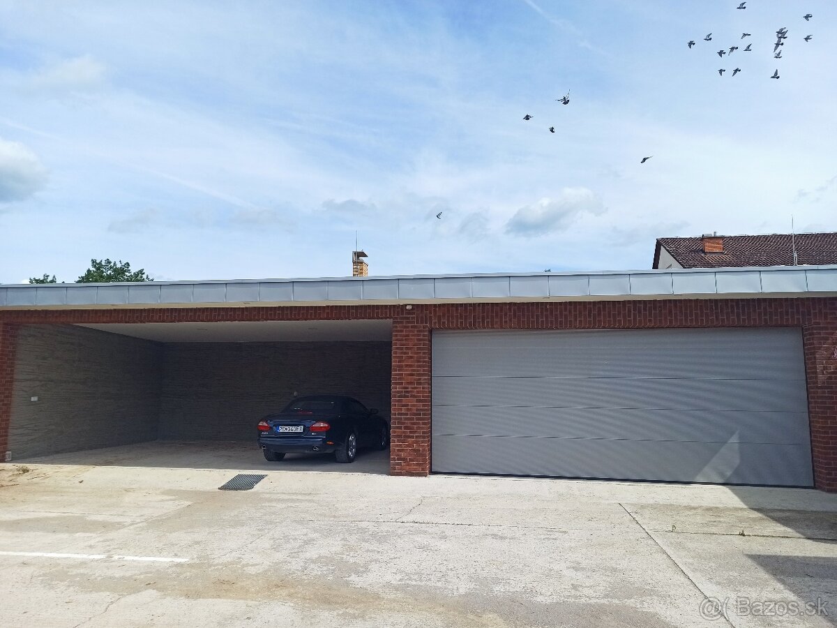 Garáž v oplotenom a zabezpečenom areáli - 4