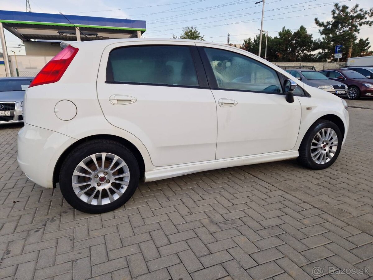 Predám Fiat Grande Punto 1.4 Benzín r.v.2009 - 4
