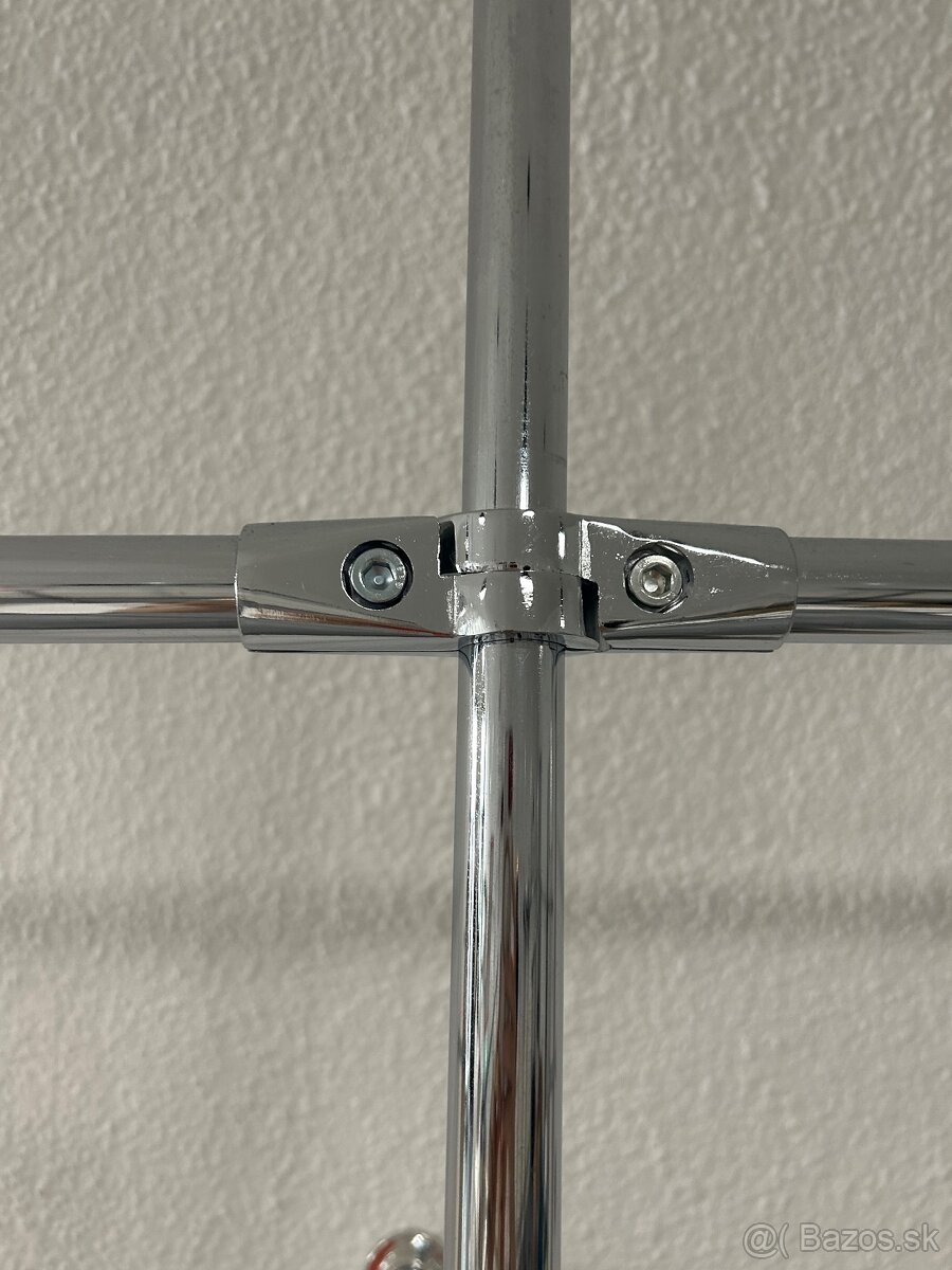 Nabytok z predajne - 4