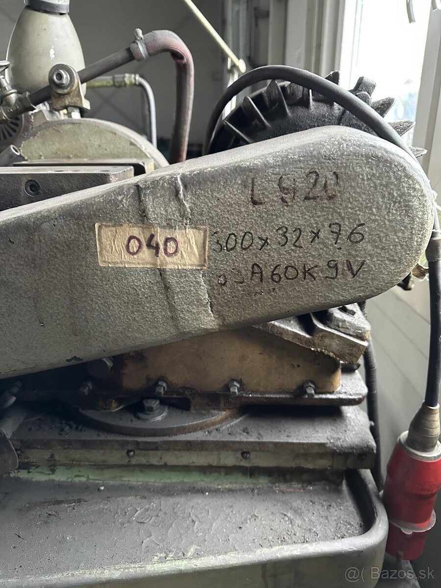 Bruska na kulato TOS 1U (8939) - 4