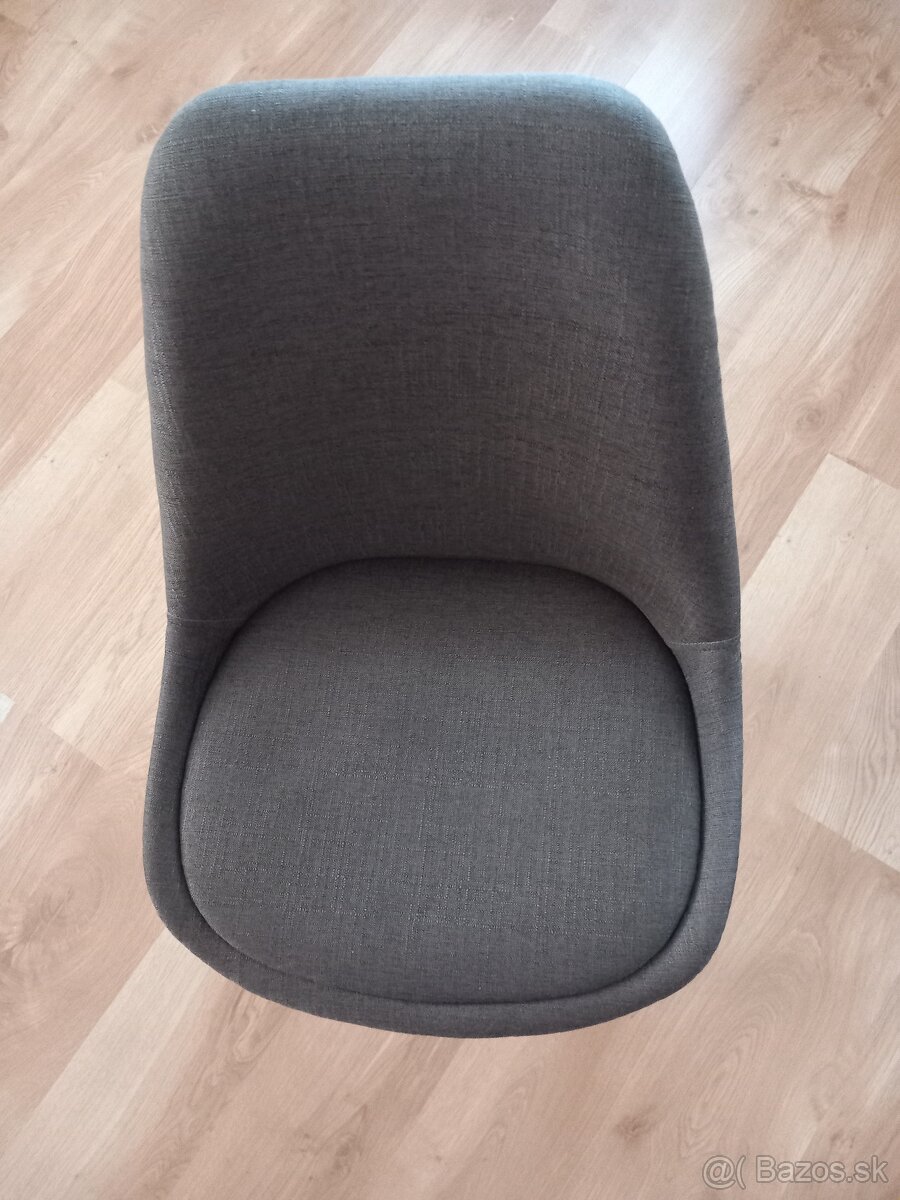 Čalúnená jedálenská stolička - 4