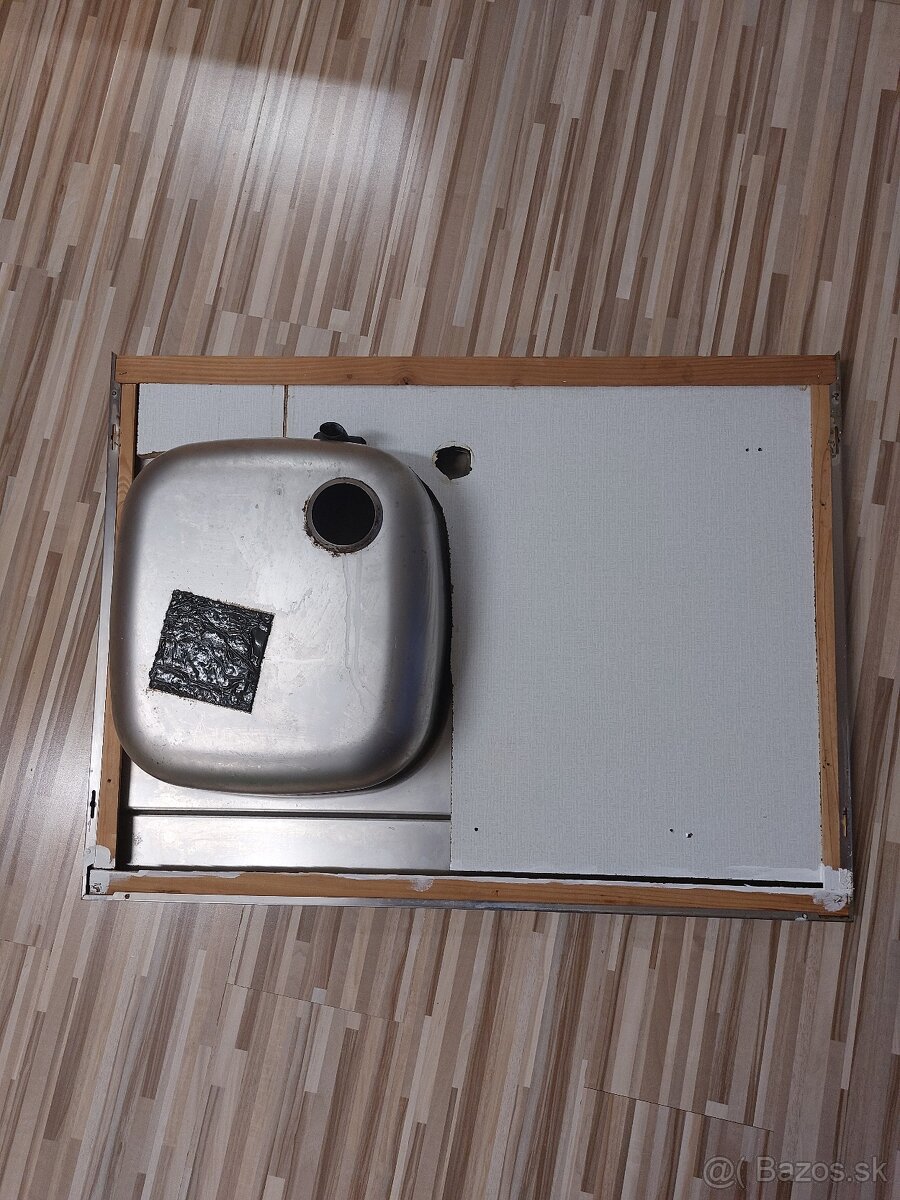 Nerezový kuchynský drez - 4