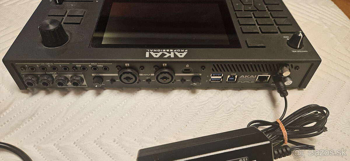 Akai Force Groovebox - 4