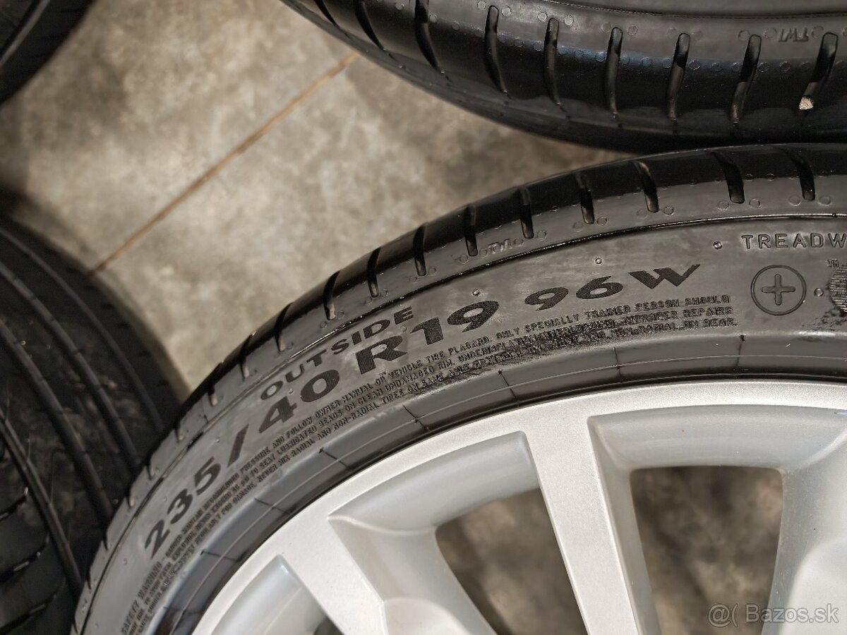 Škoda Trinity 5x112 R19 235/40 - 4