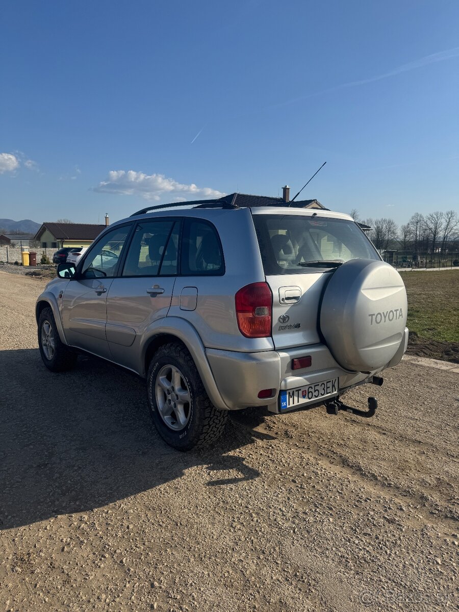 TOYOTA RAV4 - 4