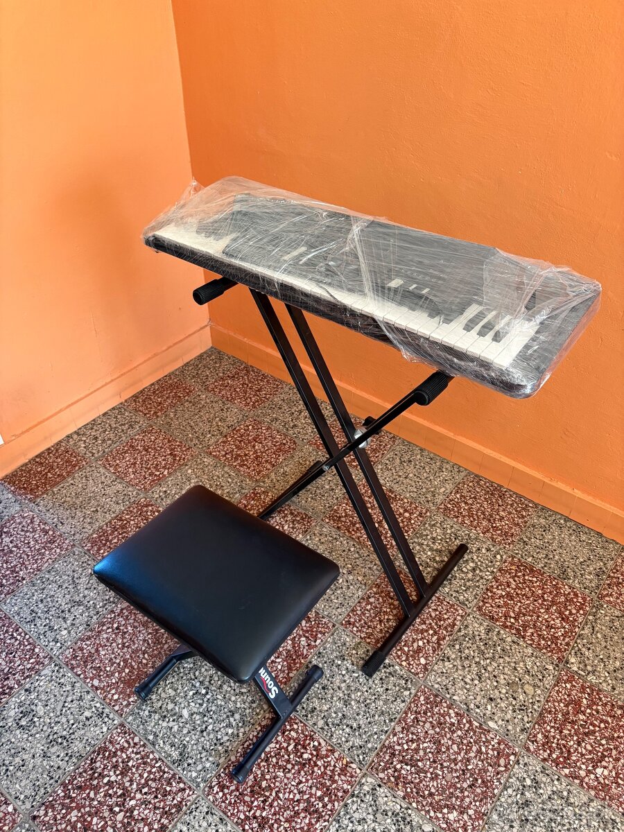 klavir Yamaha PSR E263 - 4