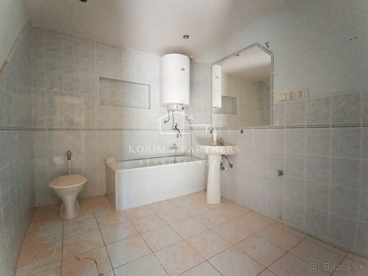 Rodinný dom v tichej uličke, Komárno - 4