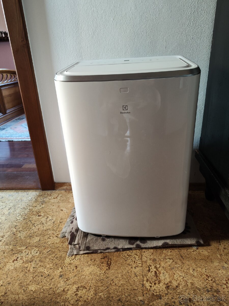 Mobilná klimatizácia Elektrolux EXP34U339CW -604 - 4