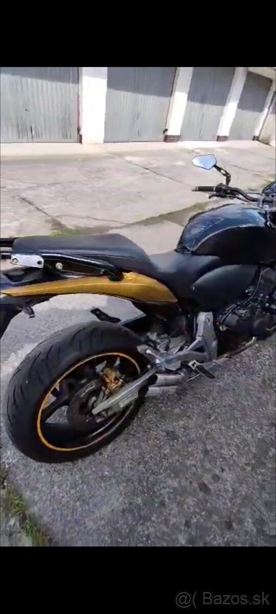 Honda Hornet CB 600f - 4