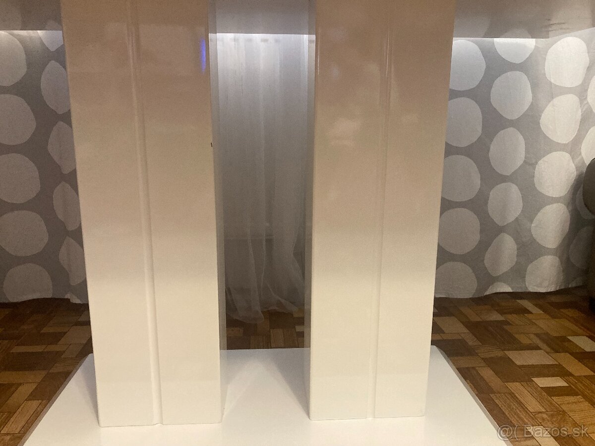 Predám jedálenský stôl - 4