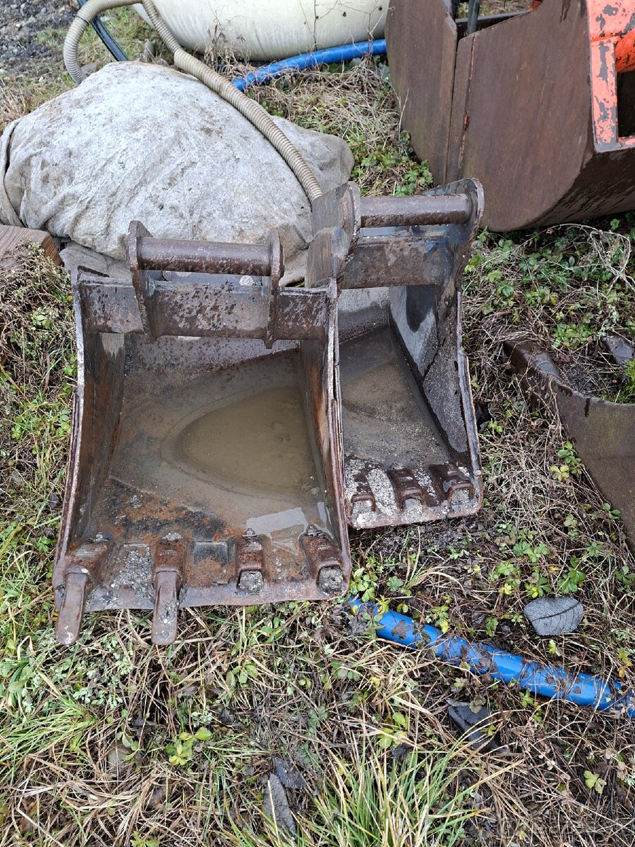 Bager komatsu 2.7t - 4