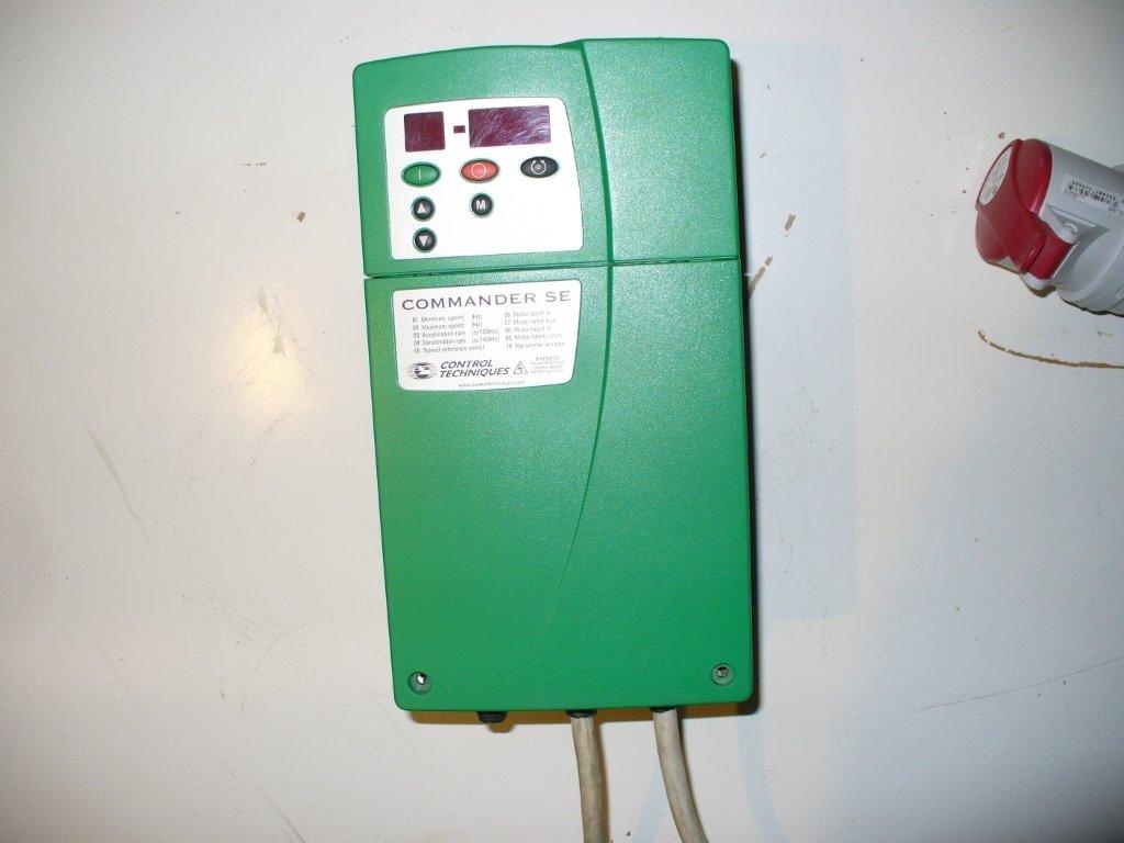 Predám frekvenčný menič , 400V, 2,2kw - 4