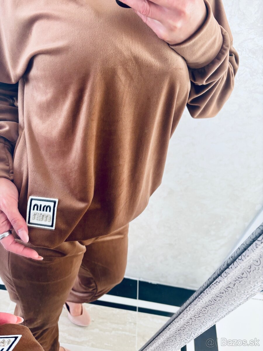 Talianska velurova suprava Min caramell - 4