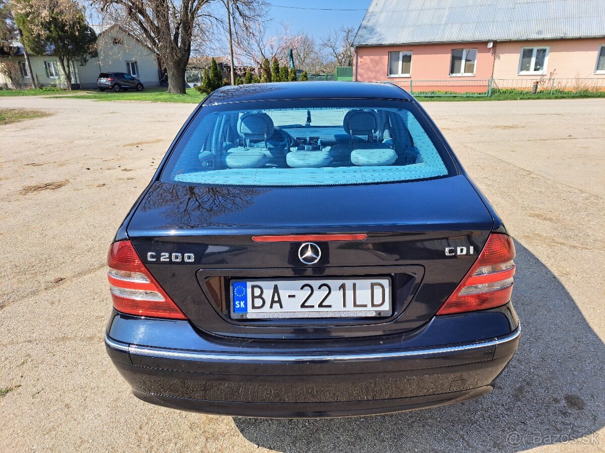 Mercedes Benz 200 CDI - 4