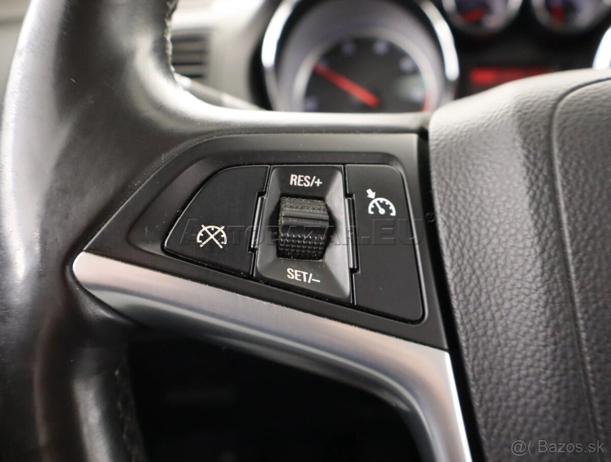 PREDÁM OPEL INSIGNIA 2.0 CDTI 96KW 2011 - 4