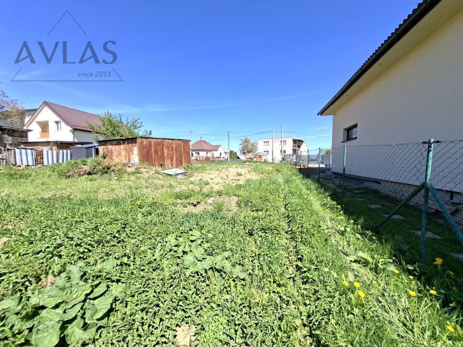 Slnečný pozemok všetky IS, 1577m2, obec Župčany - 4